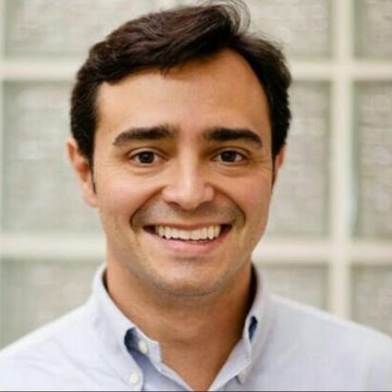 Dr. Carlos Eduardo F. P. F.